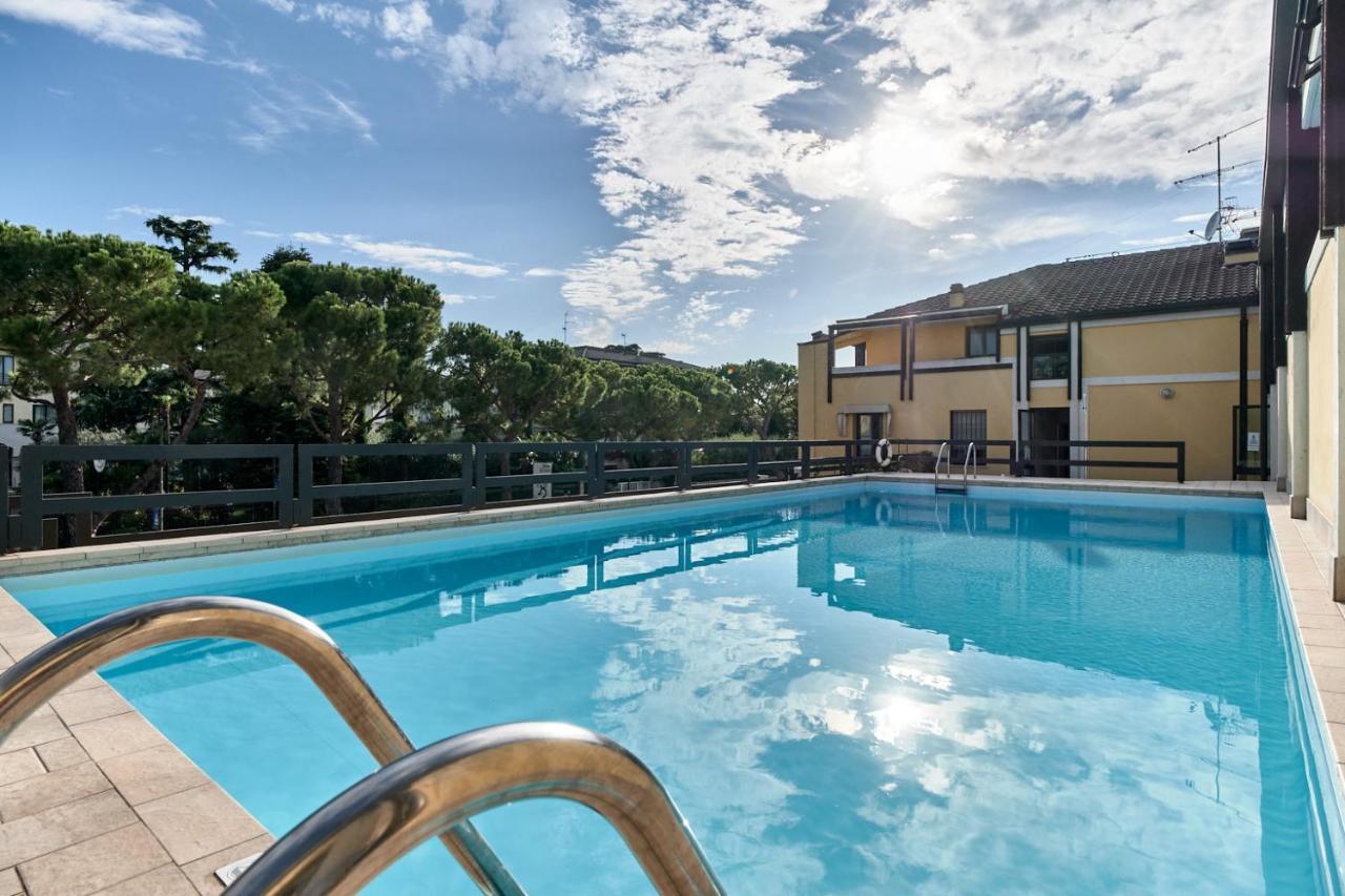 Lydie Apt. Exclusive Holigarda Desenzano del Garda Exterior foto